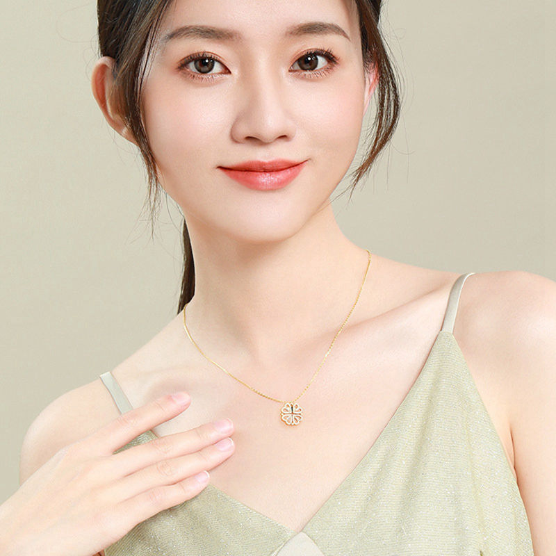Retro Magnetic Folding Heart Shaped Four Leaf Clover Pendant Necklace Women