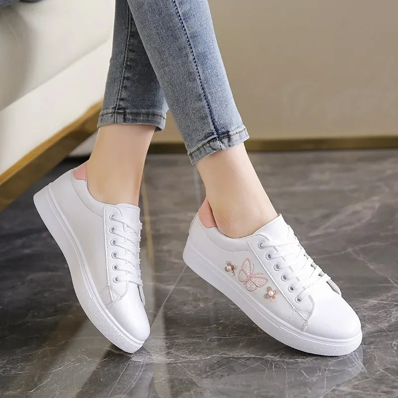 New Spring Breathable Flat Sole Shoes with Leather Lace Up Sports Fashion Casual Little White Shoes